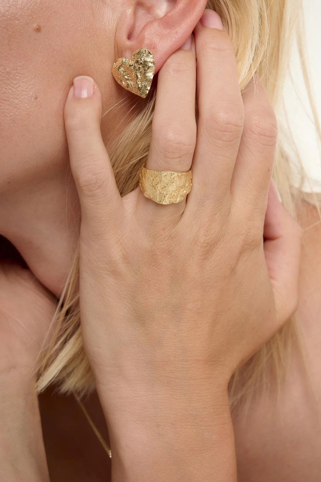 Gold Revere Ring L