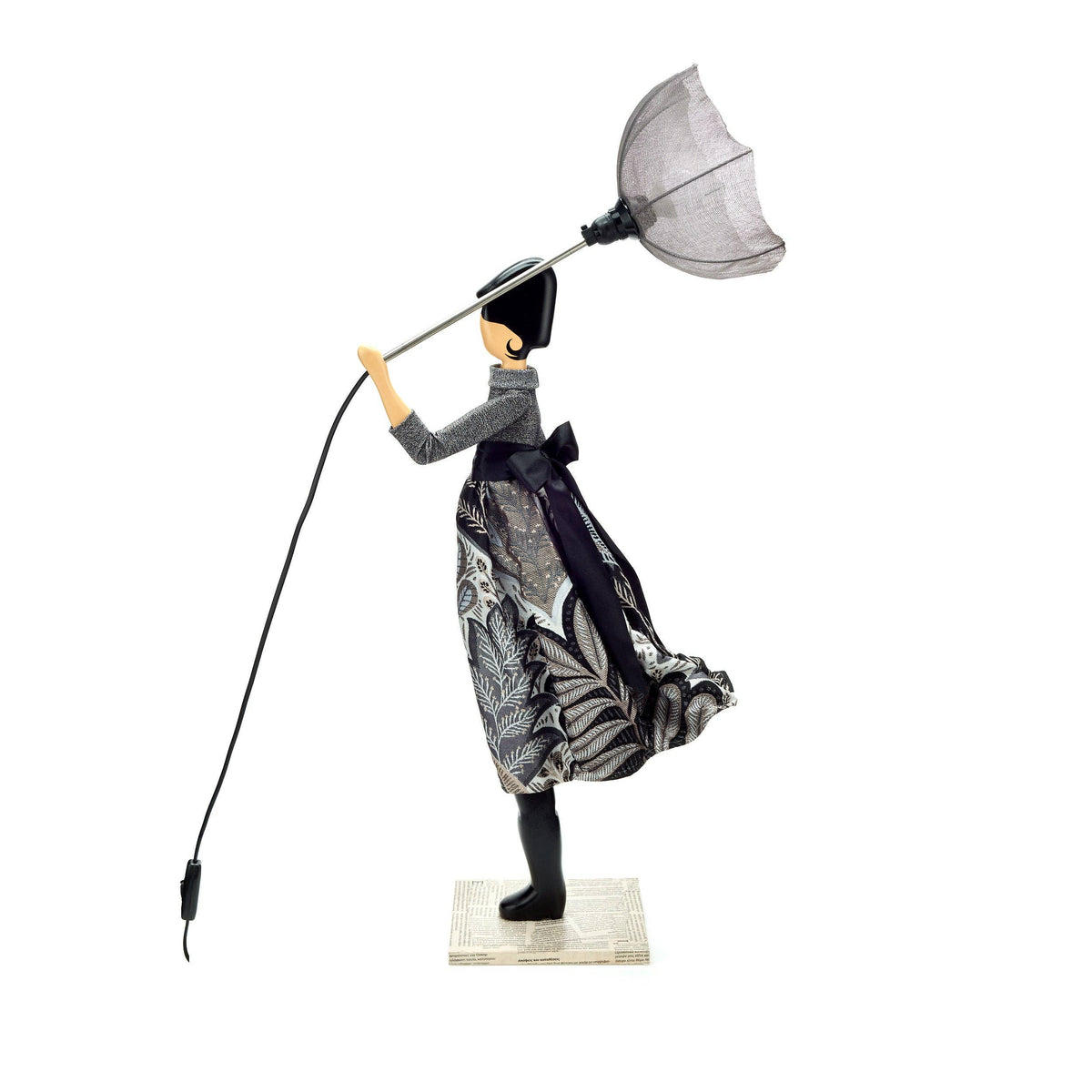 Stylish Saron Lady Lamp: black silver woman figurine in leaf dress with umbrella lamp